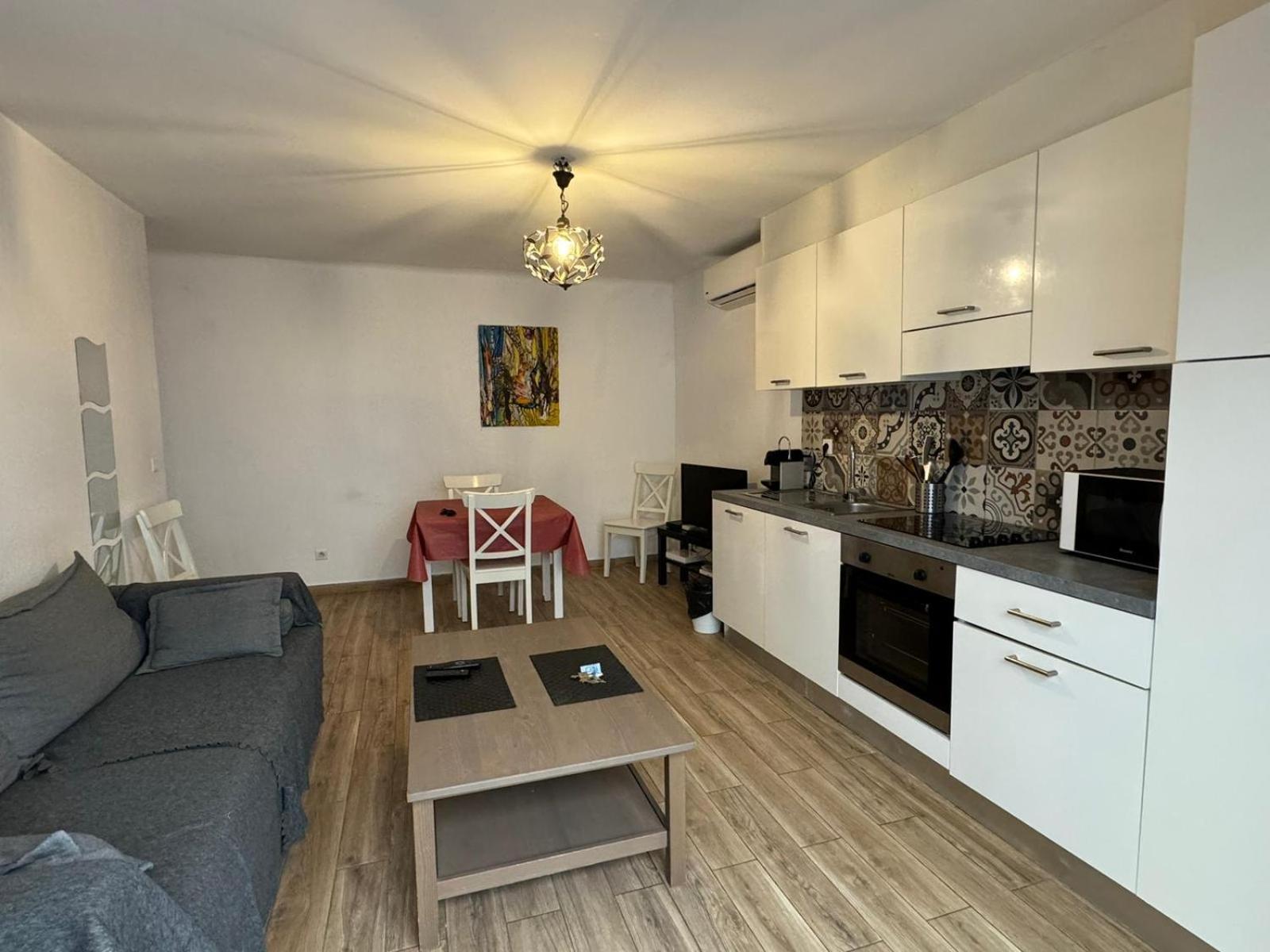 Cosy Poullan, 2-Bedroom Apartment, 200 M From The Beach Nice Exterior photo